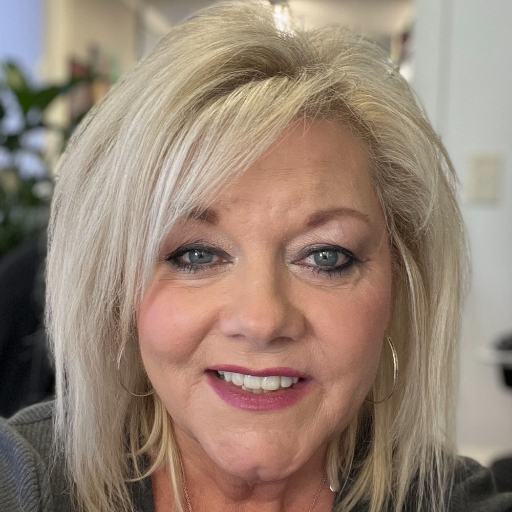 Meet your Posher, Sandi